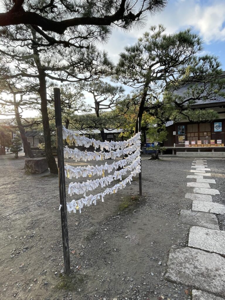 おみくじ掛け